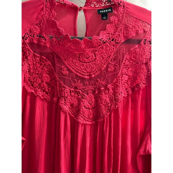 Torrid size 1(1X) pink lace appliqué feminine Boho keyhole back long sleeve top - Picture 2 of 8